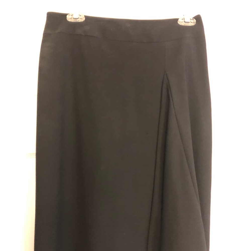 EUC Black midi skirt by Saks 5th Avenue- size 8